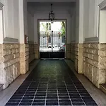Milizie 76 Gallery בית הארחה