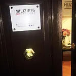 Milizie 76 Gallery בית הארחה